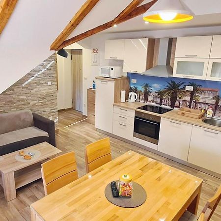 Attic Split Apartment Near City Centre Εξωτερικό φωτογραφία