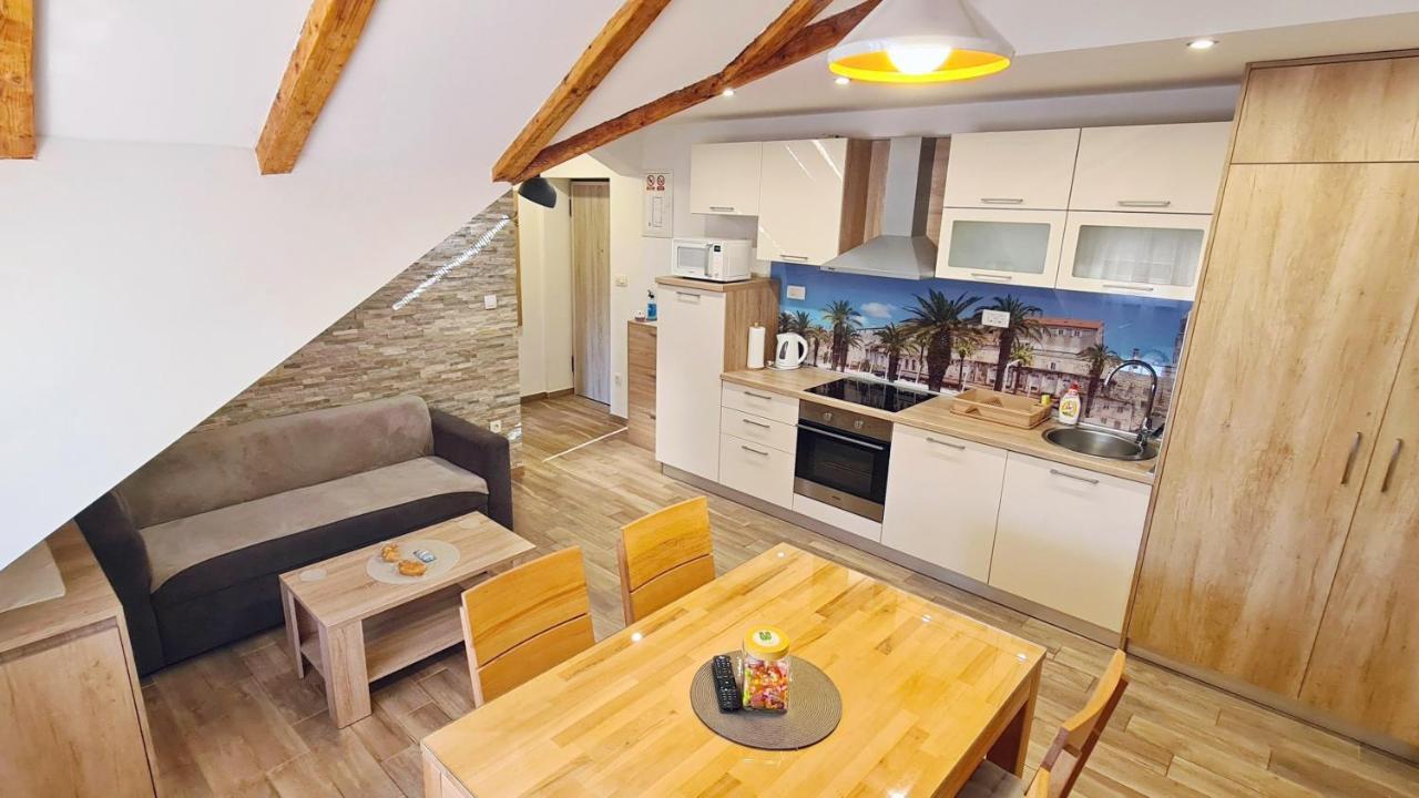 Attic Split Apartment Near City Centre Εξωτερικό φωτογραφία