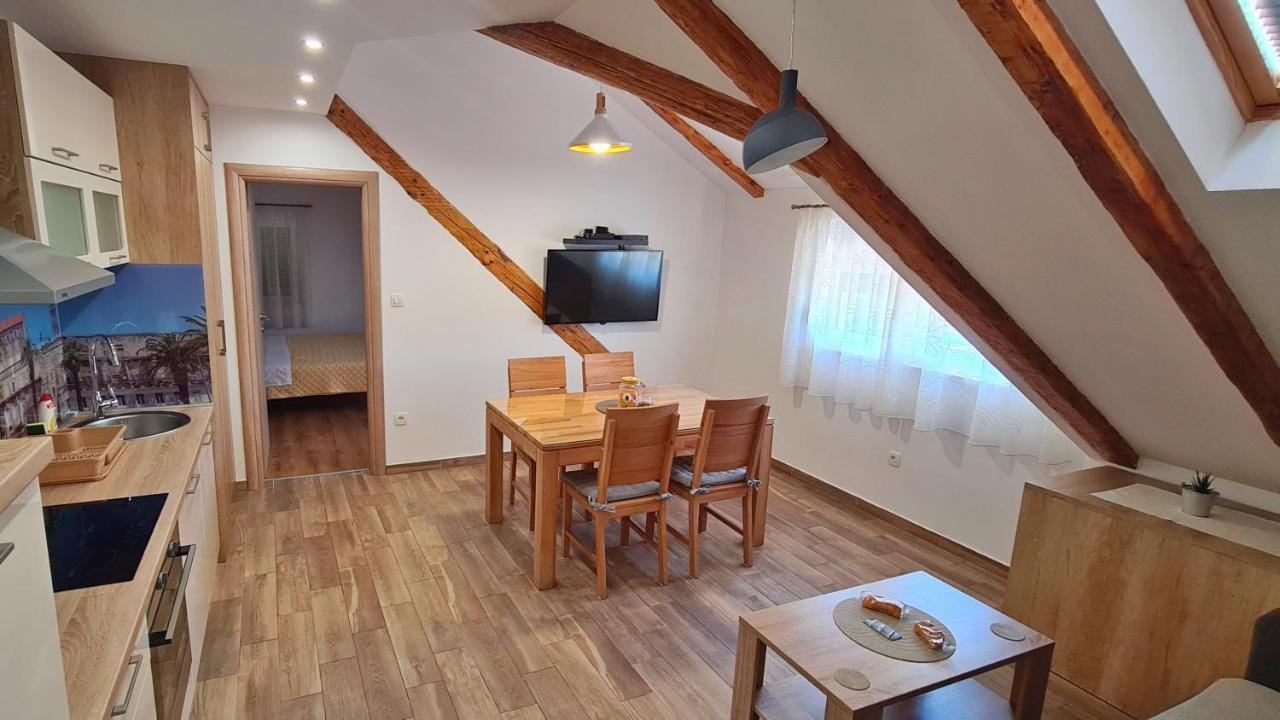Attic Split Apartment Near City Centre Εξωτερικό φωτογραφία