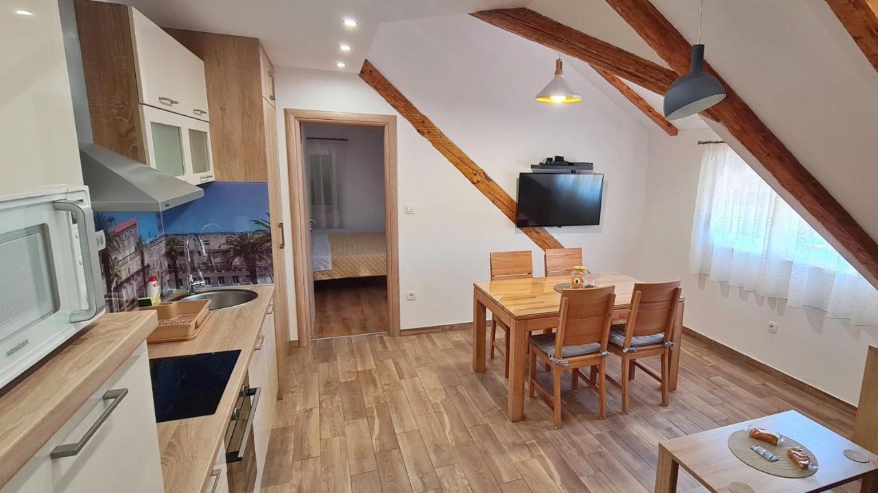 Attic Split Apartment Near City Centre Εξωτερικό φωτογραφία