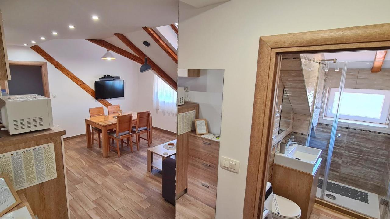 Attic Split Apartment Near City Centre Εξωτερικό φωτογραφία